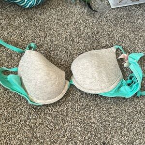 Victoria’s Secret “everyday wear” bra